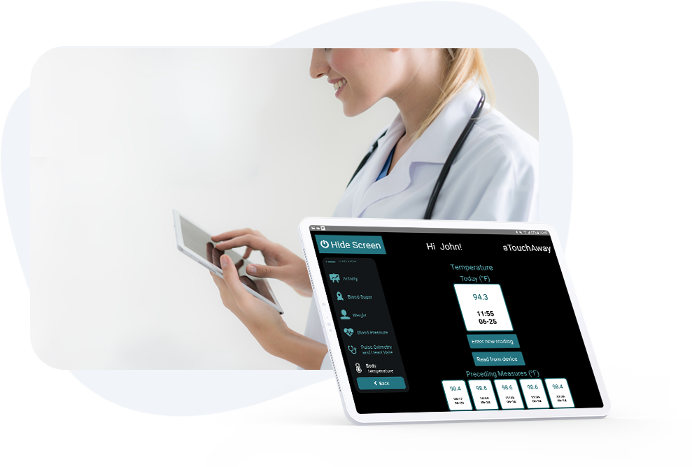 Médecin regardant la température d'un patient via l'application aTouchAway sur tablette.
